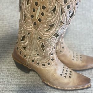 Beautiful Ariat boots